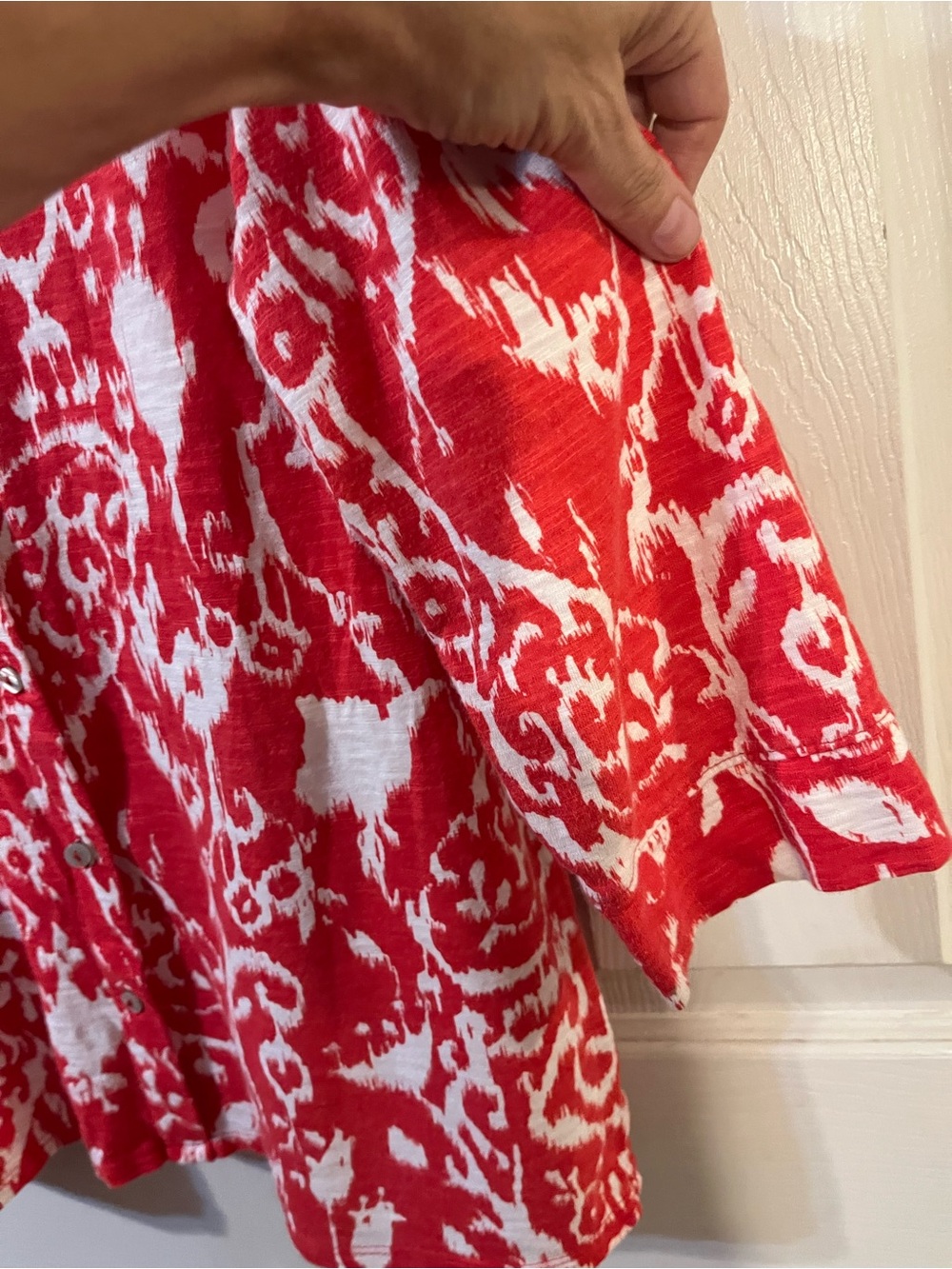 Chico’s Red & White Floral Paisley Top Faux Buttons On Back 3/4 Sleeves (L-2) - Picture 3 of 7